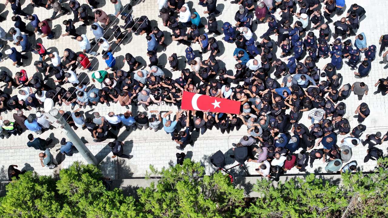 Konya şehidine ağladı! İtfaiyeci Mehmet Tekeli gözyaşlarıyla toprağa verildi 15